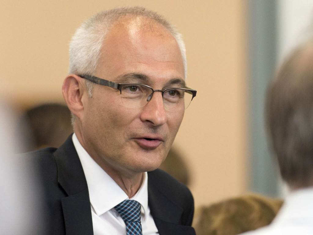 neo1 - mein Radio: Berner Grüne nominieren Bernhard Pulver für ...